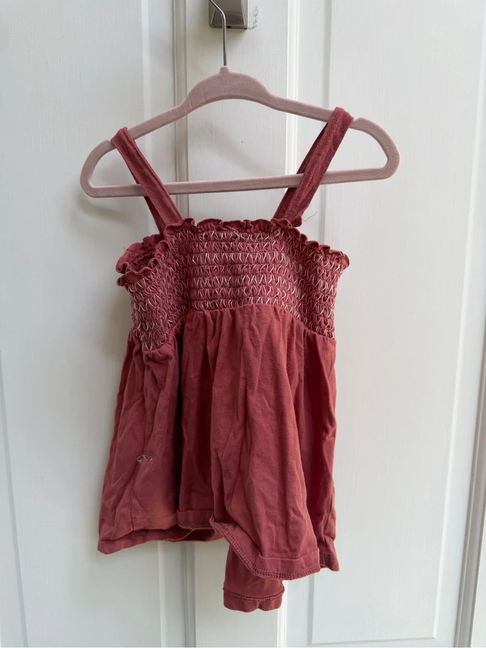 Old Navy 4T Girls' Smocked Sleeveless Tank Top   Blouse Shirt Mauve Rose